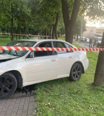 Полиция задержала водителя, который травмировал двух женщин в киевском парке