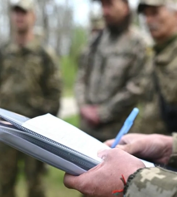 У Ковельському районі натовп напав на бус ТЦК та СП: затримано двох людей