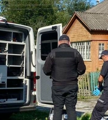 Напад уночі: на Самбірщині зловмисник вбив жінку та поранив її сина