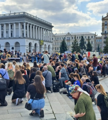 У Києві прощаються з загиблою у полоні РФ журналісткою Вікторією Рощиною