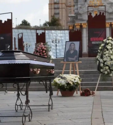 У Києві попрощалися з загиблою у російському полоні журналісткою Вікторією Рощиною