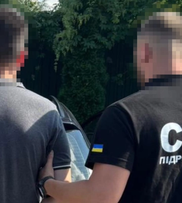 Закарпатський прикордонник оформляв фіктивне повернення чоловіків із-за кордону