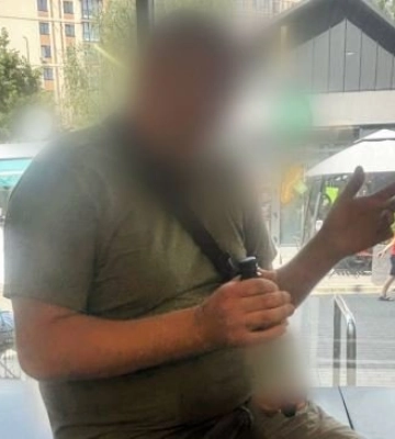 Пив алкоголь та чіплявся до людей: у Луцьку чоловік дебоширив у супермаркеті Пив алкоголь та чіплявся до людей: у Луцьку чоловік дебоширив у супермаркеті