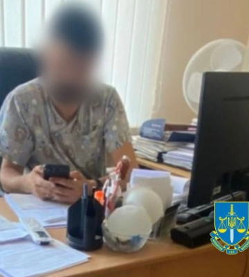 Пластичному хірургу з Києва оголосили про підозру після операції, що спричинила поширення раку у пацієнтки