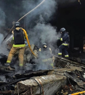 Уранці росіяни завдали ракетного удару по Дніпру, є поранені