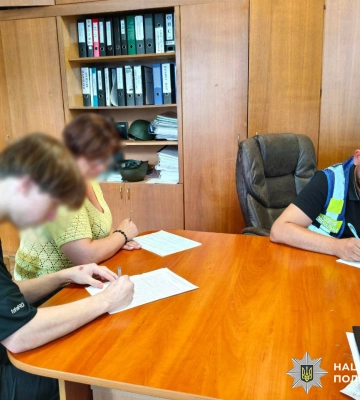 &quot;Розвжалися&quot; під російський реп: у Києві підлітки зняли відео в поліцейській формі