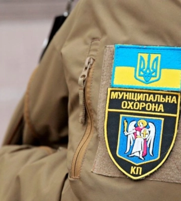 У Києві натовп хотів вчинити самосуд над чоловіком, який побив жінок