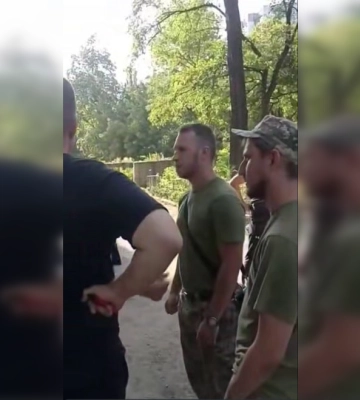 В Днепре произошла драка между военными и гражданским: в прокуратуре и ТЦК уже отреагировали (видео)