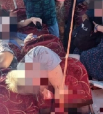 Російські військові вдарили з дрона по автобусу, що їхав у передмісті Херсона
