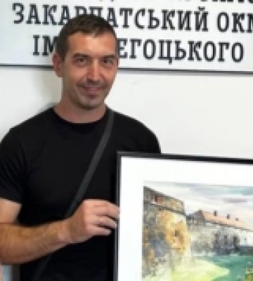 Ужгород: місцевий художник подарував музею картину «Старі мури»