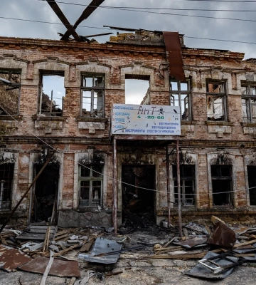 Російська армія вдарила з артилерії по Херсону, є поранений