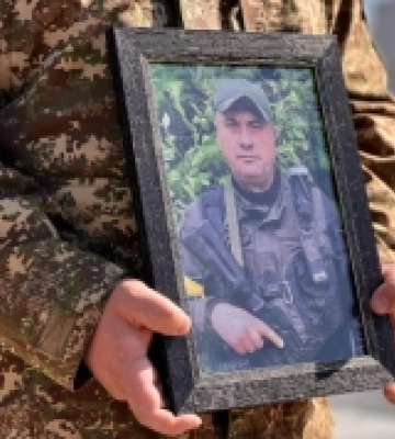 «На Щиті»: у Рівному попрощалися зі захисником Тарасом Хмелем