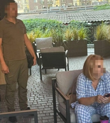 Обещала «закрыть глаза» на нарушение таможенных правил: в Одессе поймали на взятке работницу таможни