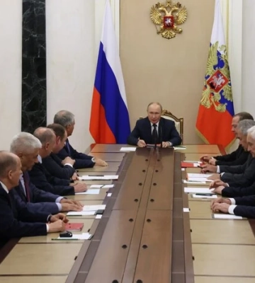 Путін перед зустріччю з Трампом запропонував обмежене перемир’я з Україною – The Economist