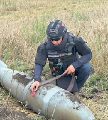 Сапери знищили авіабомбу, яку знайшли фермери на Харківщині