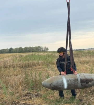 Сапери знищили авіабомбу, яку знайшли фермери на Харківщині