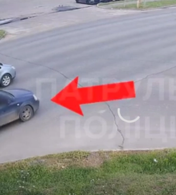 У Сумах водій вчинив потрійну ДТП та залишив місце події (відео)