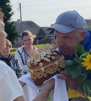 Зустрічали всім селом: на Волинь з полону повернувся Андрій Романюк (відео)