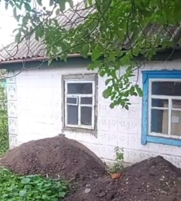 Женщина подарила переселенцам целый дом: что они там сделали 