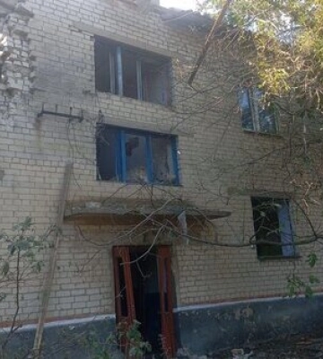 Войска РФ атаковали дронами Дудчаны на Херсонщине: поврежден многоэтажный дом. ФОТОрепортаж