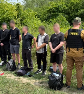 $36 тисяч за втечу восьми ухилянтів — на Закарпатті чоловік намагався підкупити прикордонника
