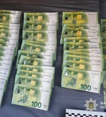 На Закарпатті затримано двох юнаків, які зухвало пограбували 29-річну жінку