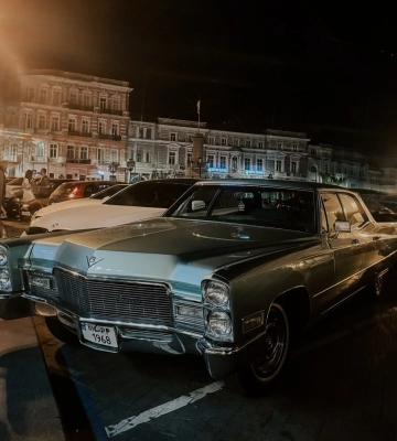 Гигант с 7,7-литровым V8: в Украине заметили люксовое американское авто 60-х 