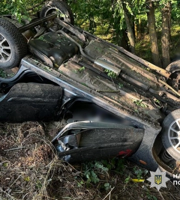 У ДТП з перекиданням на Черкащині загинув водій та травмувалися пасажири 