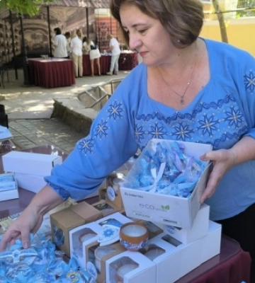 У Миколаєві проходить фестиваль-ярмарок крафтової продукції з таврійським розписом