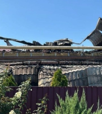 Війська РФ упродовж дня атакували три райони Дніпропетровщини - пошкоджені база відпочинку та підприємства