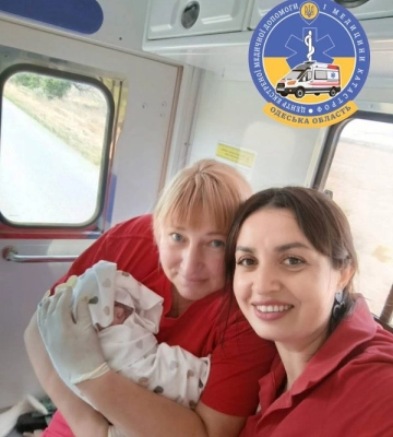 На Одещині жінка народила в кареті швидкої допомоги