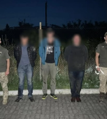 На Закарпатті зі стріляниною затримали чоловіків, які намагалися горами перейти до Словаччини