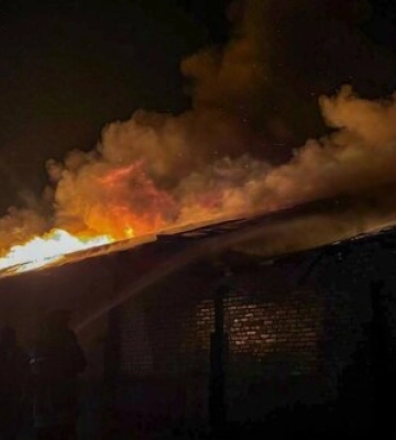 Вночі ворог атакував Сумщину: виникла пожежа у Шосткинській громаді. ФОТОрепортаж