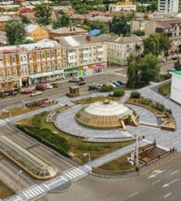 Безбар’єрний маршрут у Полтаві під загрозою через незаконну прибудову на вул. Соборності