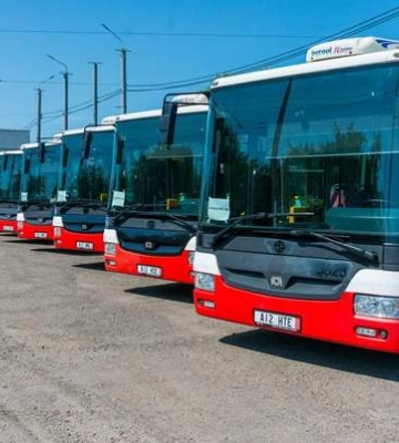 У Чернівцях випуск на лінію 15 міських великих автобусів співпаде з новим навчальним роком 