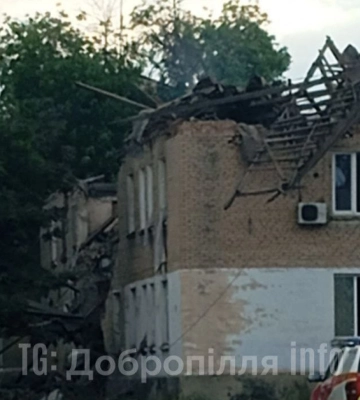 В Белозерске и Нововодяном утром прогремели взрывы: под ударами оказались школа, клуб и жилой дом