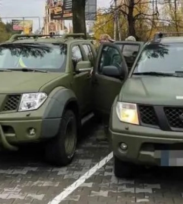 Батько і син наживалися на гуманітарних авто для ЗСУ