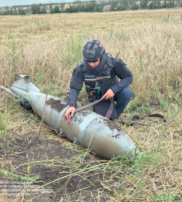 Во время сельхозработ под Купянском аграрии обнаружили несдетонированную авиабомбу 