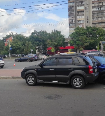 У Сумах в аварію потрапили три позашляховики