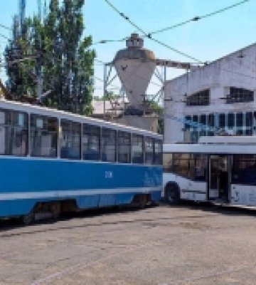 У Миколаєві змінили графік роздачі очищеної води тролейбусом