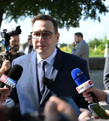 До України з візитом прибув голова МЗС Чехії