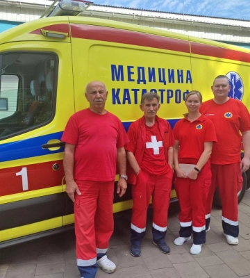 У Рівному бригада екстренки врятувала 76-річного чоловіка після зупинки серця