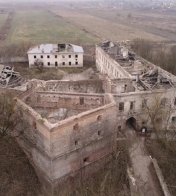 В руїнах замку неподалік Луцька заховані скарби князів Чорторийських і таємна бібліотека єзуїтів 