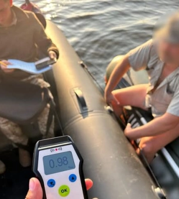 Порушив заборону навігації на воді: на Черкащині виявили п’яного водія судна на Дніпрі