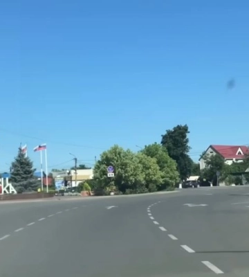 Пустые пляжи и улицы: как сейчас выглядит популярный курорт в Запорожской области