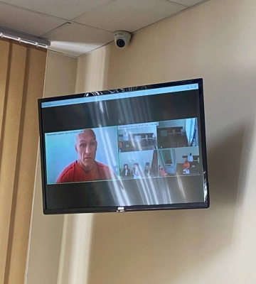 Киянина, який у Рівному підпалив офіс журналістів, з-під варти не випустили