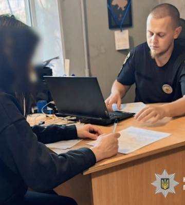 У Дніпрі поліцейські затримали жінку за підозрою в умисному вбивстві ножицями