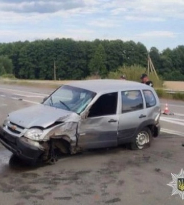 На Чернігівщині 13 людей постраждали у зіткненні автобуса з легковиком