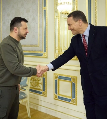 Сикорский о встрече Путина и Трампа: Украине не нужна помощь, чтобы капитулировать