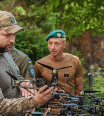 Вінницька громада передала двом бригадам ЗСУ ще 300 FPV-дронів